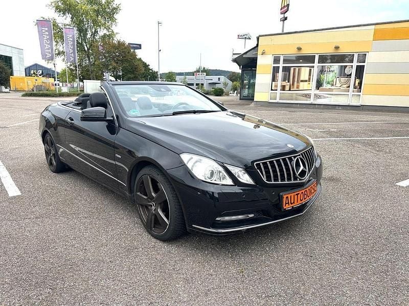 Gebraucht Mercedes E350 265 PS (194 kW) 2012 Schwarz Cabrio