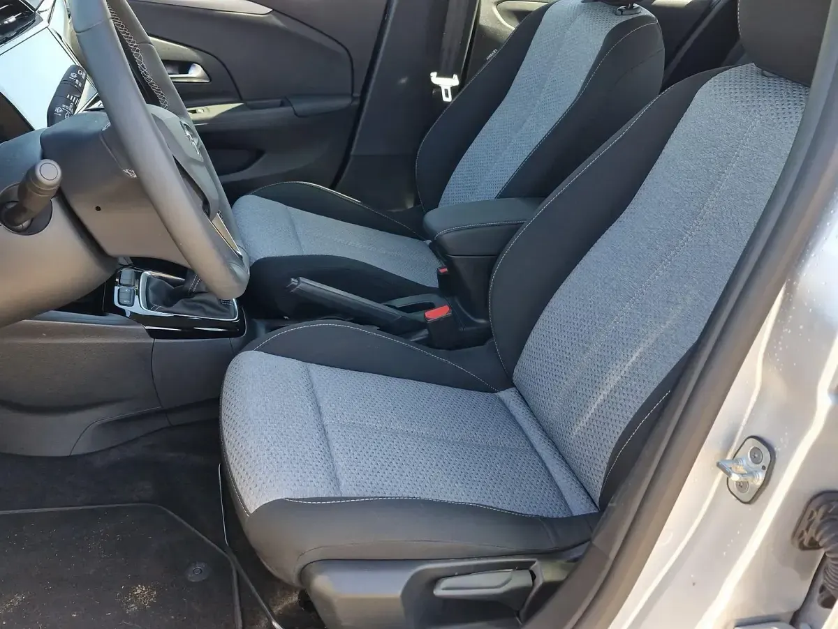 Gebraucht Opel Corsa 101 PS (74 kW) 2024 Silber metallic Kleinwagen