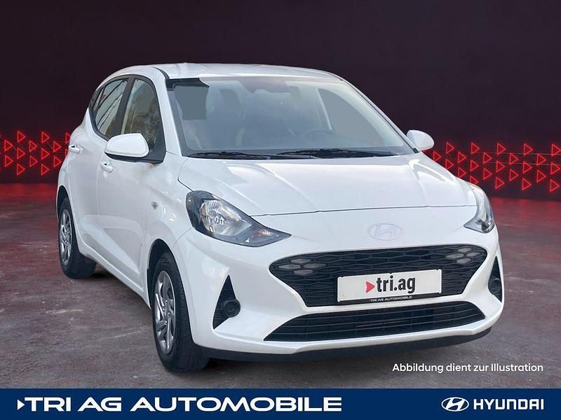 Weiß Gebraucht 2024 Hyundai i10 Select Kleinwagen | 13.649 € (Fairer Preis) - Bild 1/4