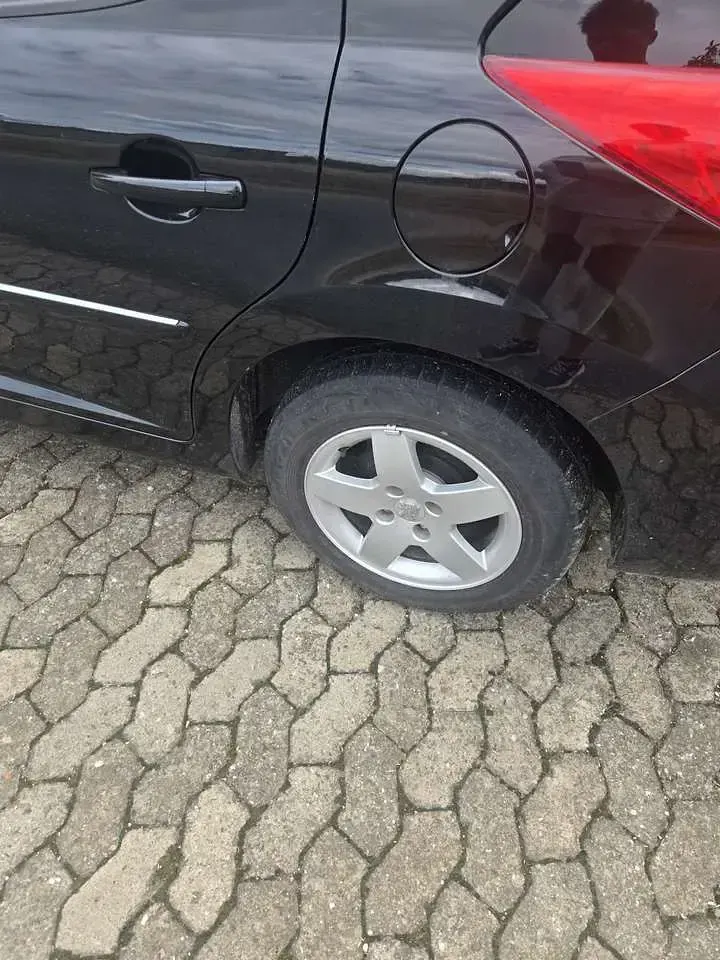 Gebraucht Peugeot 207 Tendance 95 PS (69 kW) 2009 Kombi