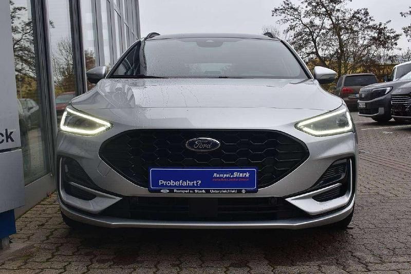 Gebraucht Ford Focus ST-Line 155 PS (114 kW) 2023 Polarsilbermetallic Kombi