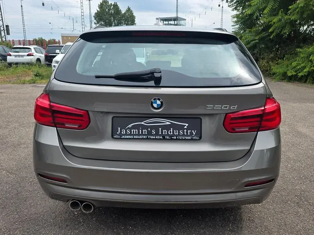 Gebraucht BMW 320 190 PS (139 kW) 2016 Silber Limousine