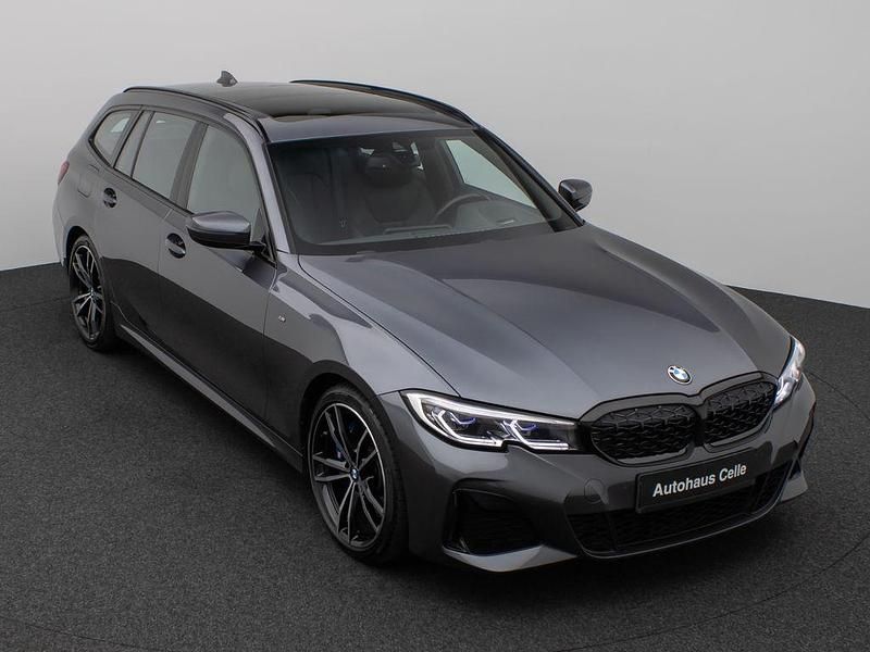 Grau Gebraucht 2022 BMW M340 Performance Limousine | 38.399 € (Guter Preis) - Bild 1/4