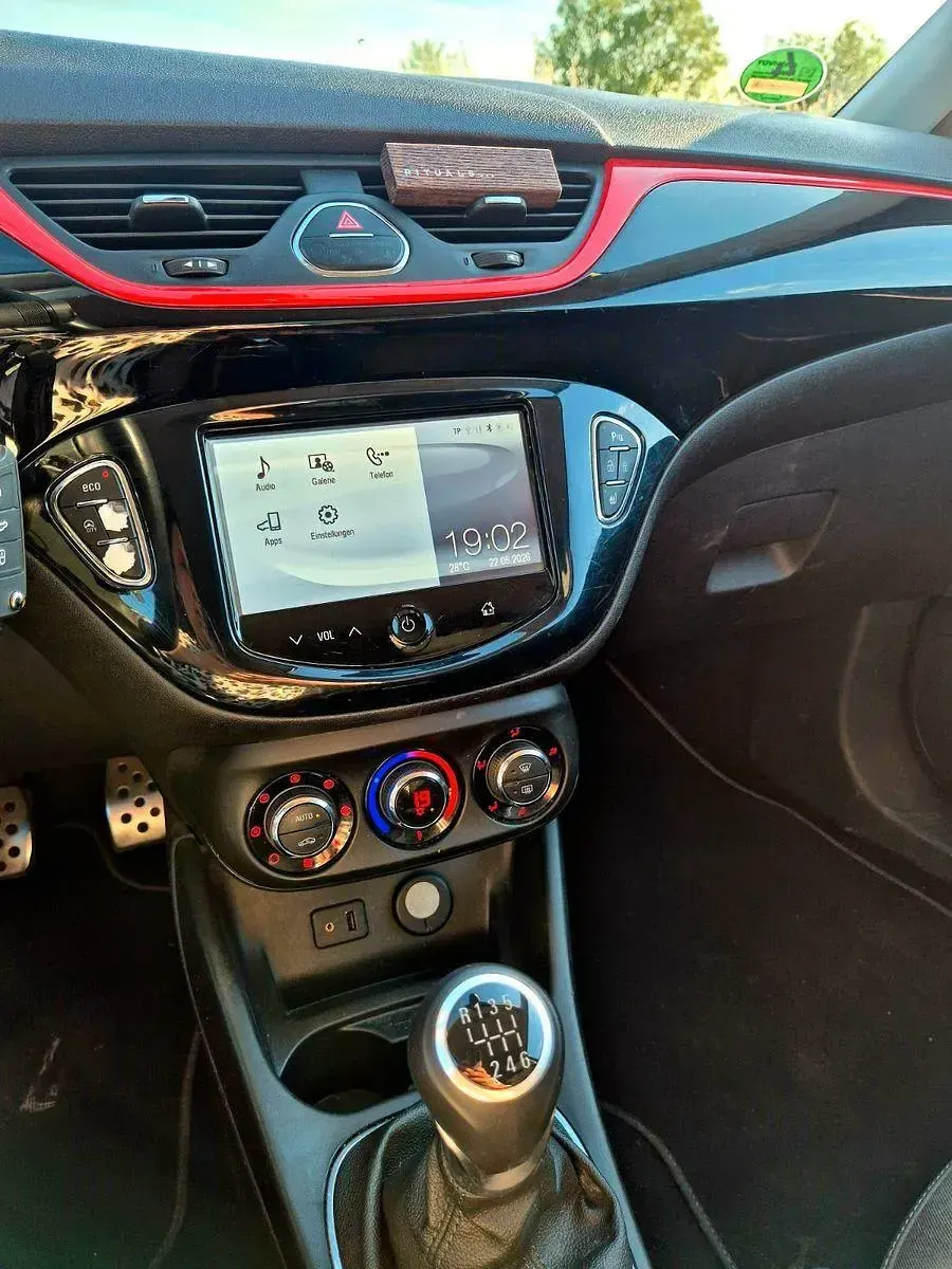 Gebraucht Opel Corsa Color Edition 101 PS (74 kW) 2015 Rot Kleinwagen