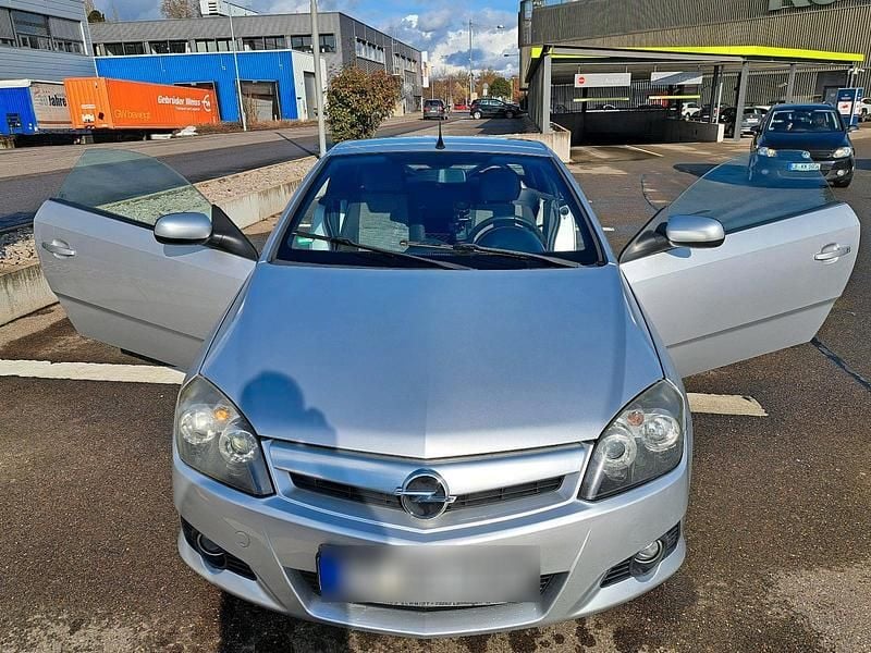 Gebraucht Opel Tigra 90 PS (66 kW) 2005 Silber Cabrio