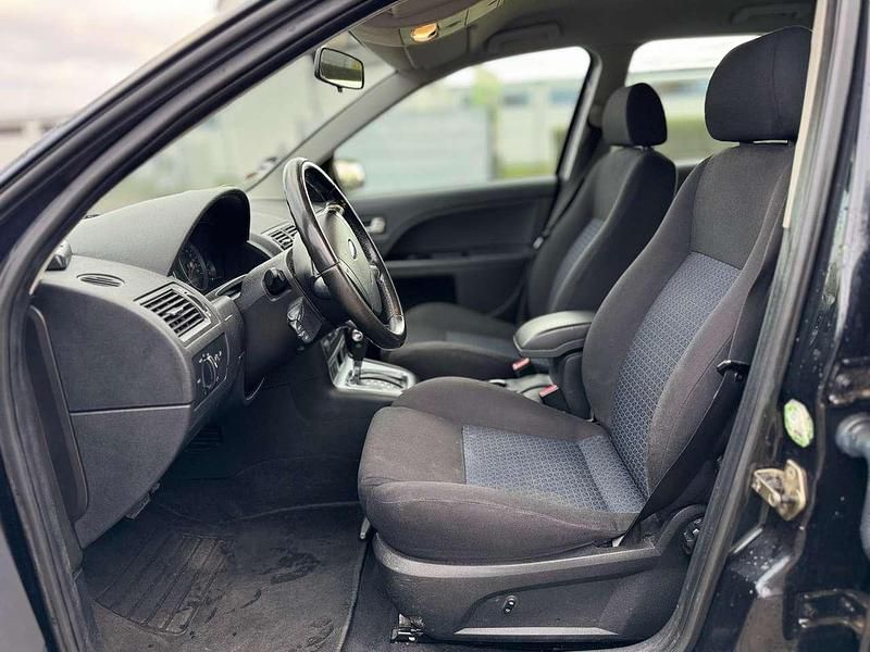 Gebraucht Ford Mondeo 145 PS (106 kW) 2005 Schwarz Kombi