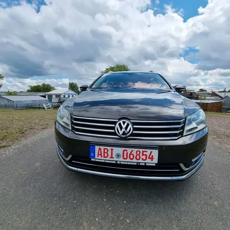 Używany VW Passat Highline 122 KM (89 kW) 2012 Brązowy Kombi