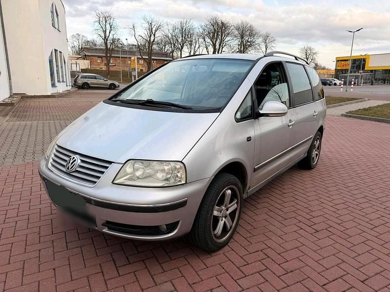 Gebraucht VW Sharan 131 PS (96 kW) 2005 Silber Van / Kleinbus