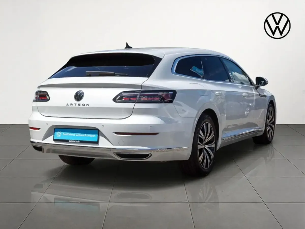 Gebraucht VW Arteon Elegance 190 PS (139 kW) 2023 Oryxweiß perlmutteffekt Kombi