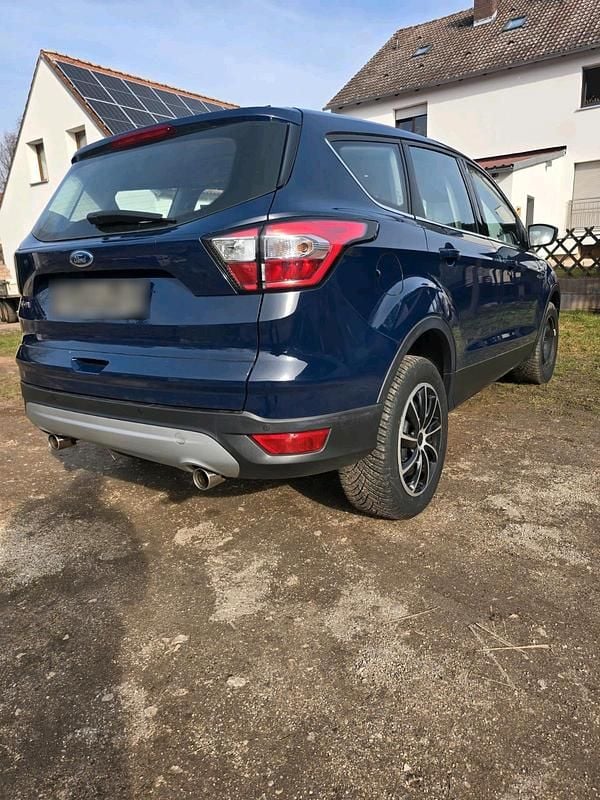 Gebraucht Ford Kuga 150 PS (110 kW) 2019 Blau SUV