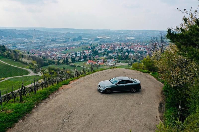 Grau Gebraucht 2012 Mercedes C63 AMG AMG Coupé | 39.999 € (Fairer Preis) - Bild 1/4