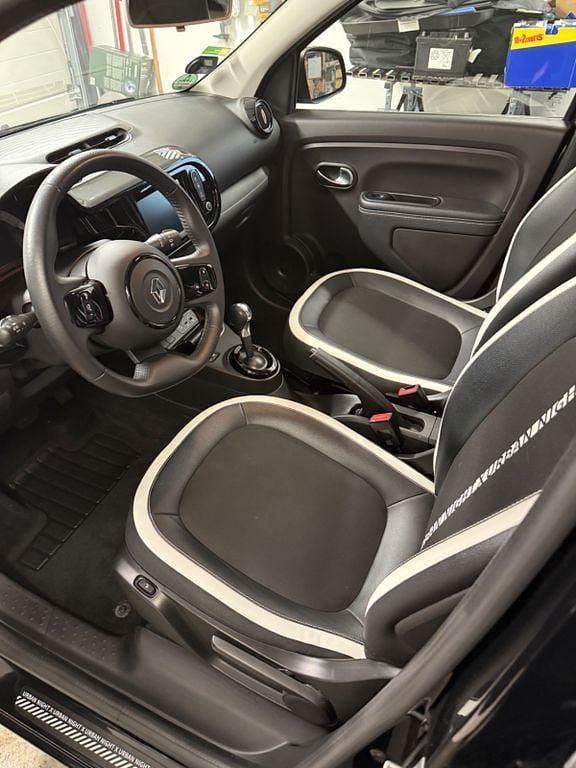 Gebraucht Renault Twingo Urban Night 60 kW (82 PS) 2021 Schwarz Kleinwagen