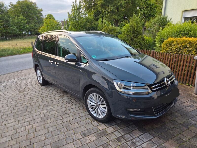 Grau Gebraucht 2014 VW Sharan Van / Kleinbus | 14.500 € (Teuer) - Bild 1/4