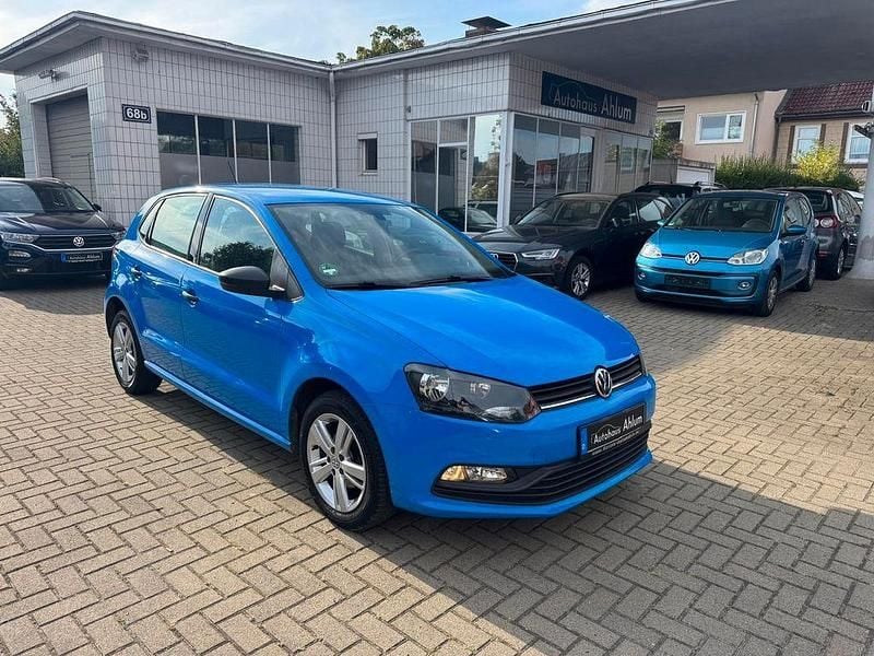 Blau Gebraucht 2014 VW Polo Trendline Limousine | 6.999 € (Fairer Preis) - Bild 1/4