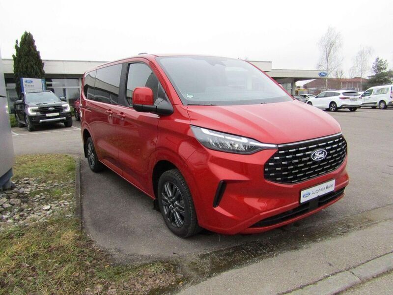 Gebraucht Ford Tourneo Custom Titanium 136 PS (100 kW) 2024 Artisan red Van