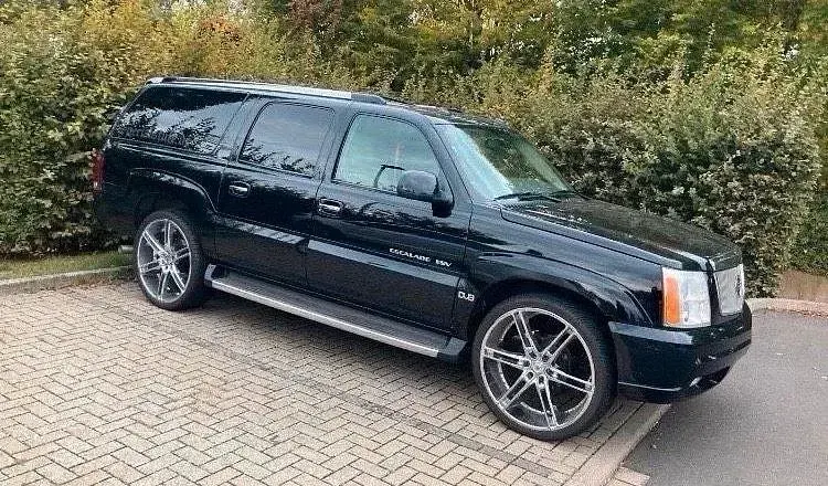 Gebraucht Cadillac Escalade 350 PS (257 kW) 2003 Schwarz SUV