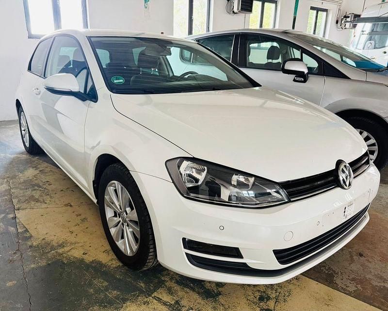 Weiß Gebraucht 2015 VW Golf VII Allstar Limousine | 7.790 € (Superpreis) - Bild 1/4