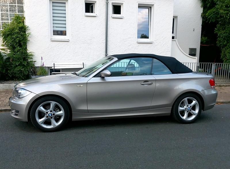 Silber Gebraucht 2009 BMW 118 Cabriolet Cabrio | 9.500 € (Fairer Preis) - Bild 1/4
