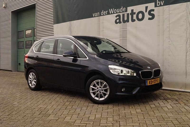 Gebraucht BMW 216 Executive 116 PS (85 kW) 2016 Blau Van / Kleinbus