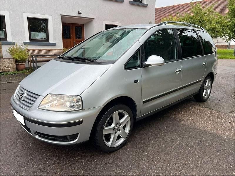 Silber Gebraucht 2009 VW Sharan Edition Van / Kleinbus | 4.990 € (Fairer Preis) - Bild 1/4