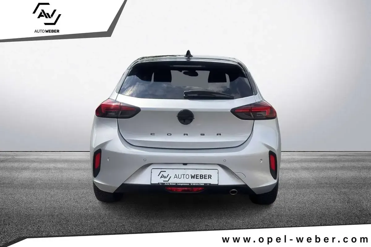 Gebraucht Opel Corsa 101 PS (74 kW) 2023 Kristall silber Kleinwagen