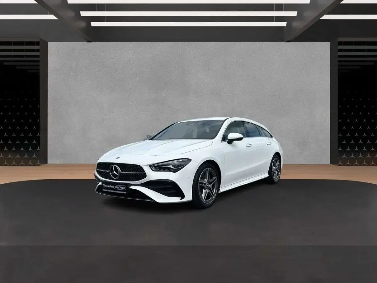 Gebraucht Mercedes CLA200 AMG 163 PS (119 kW) 2025 Unilack polarweiß Kombi