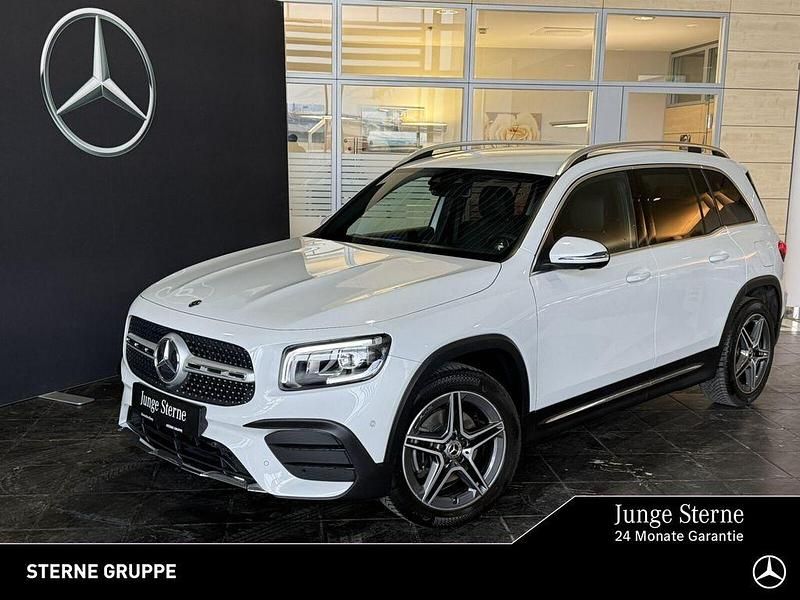 Digitalweiss Gebraucht 2020 Mercedes GLB200 AMG SUV | 28.970 € (Superpreis) - Bild 1/4