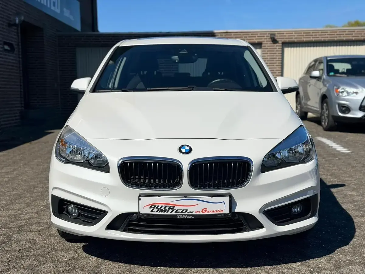 Gebraucht BMW 218 Active Tourer Performance 136 PS (100 kW) 2015 Weiß Van / Kleinbus