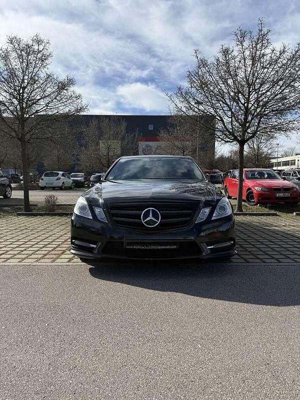 Gebraucht Mercedes E220 Elegance 170 PS (125 kW) 2012 Limousine