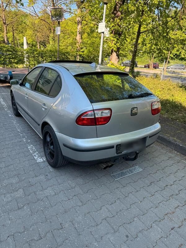 Silber Gebraucht 2001 Seat Leon Limousine | 2.600 € (Guter Preis) - Bild 1/4