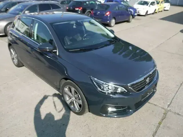 Gebraucht Peugeot 308 Allure 131 PS (96 kW) 2019 Grau Limousine