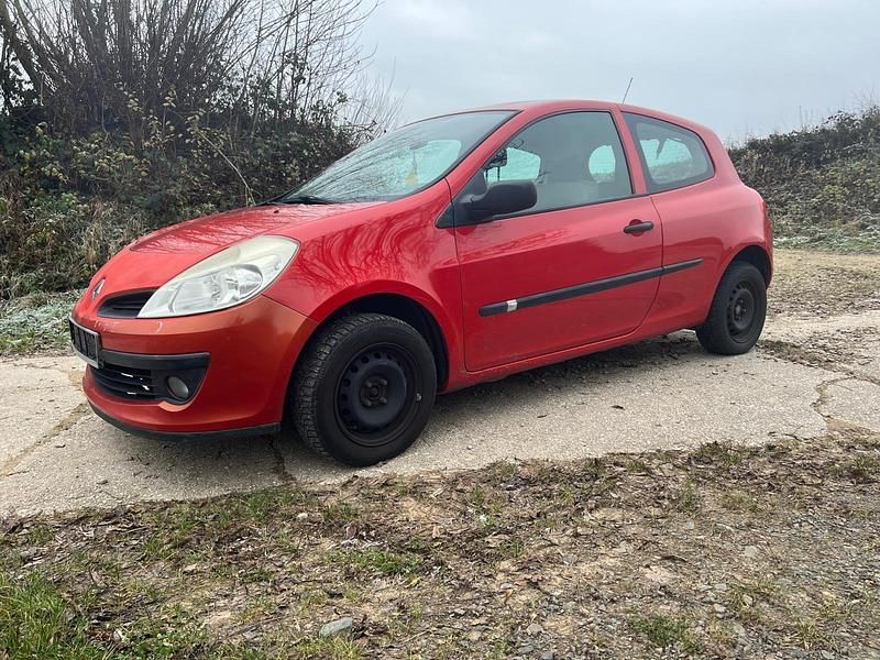 Rot Gebraucht 2006 Renault Clio III Kleinwagen | 1.999 € - Bild 1/4