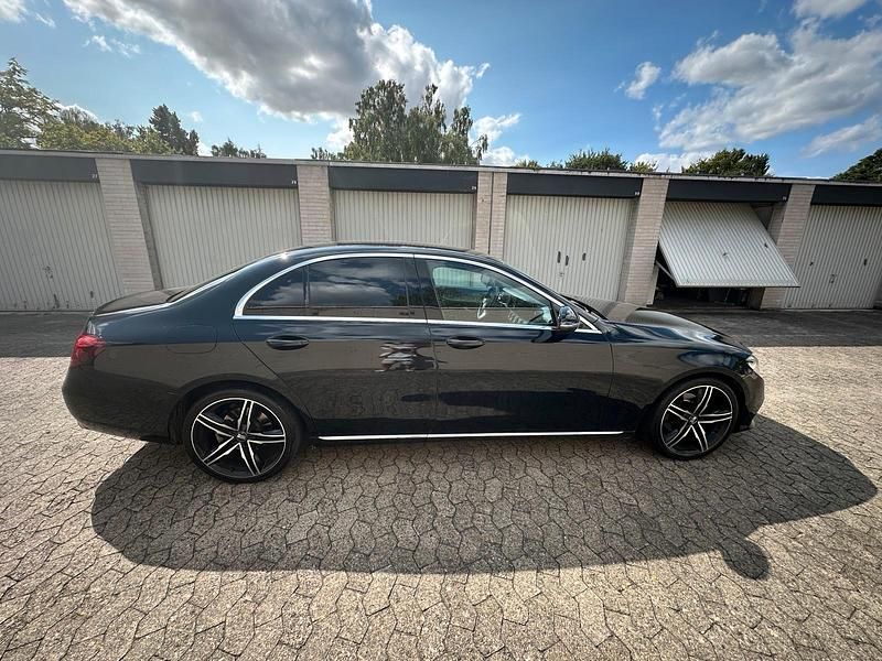 Gebraucht Mercedes E220 194 PS (142 kW) 2018 Schwarz Limousine