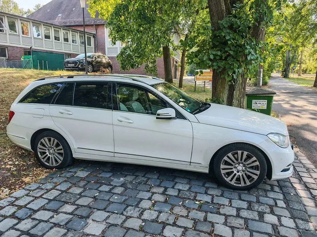 Gebraucht Mercedes C300 Avantgarde 231 PS (169 kW) 2012 Grau Limousine