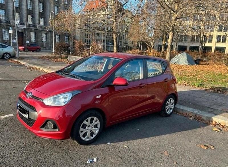 Gebraucht Hyundai i10 Trend 67 PS (49 kW) 2014 Rot Kleinwagen
