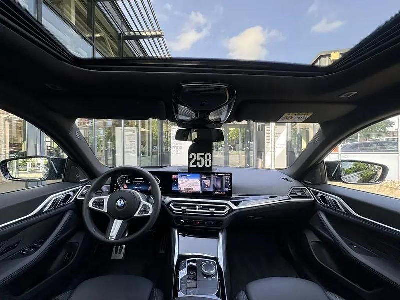 Gebraucht BMW M440 M Sport 374 PS (275 kW) 2024 Black sapphire Coupé