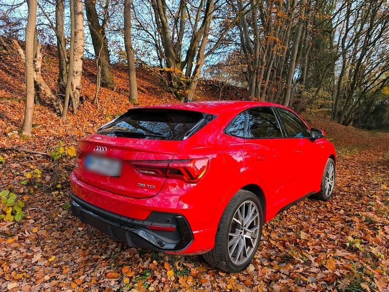 Rot Gebraucht 2020 Audi Q3 Sportback S-Line SUV | 25.999 € (Guter Preis) - Bild 1/4