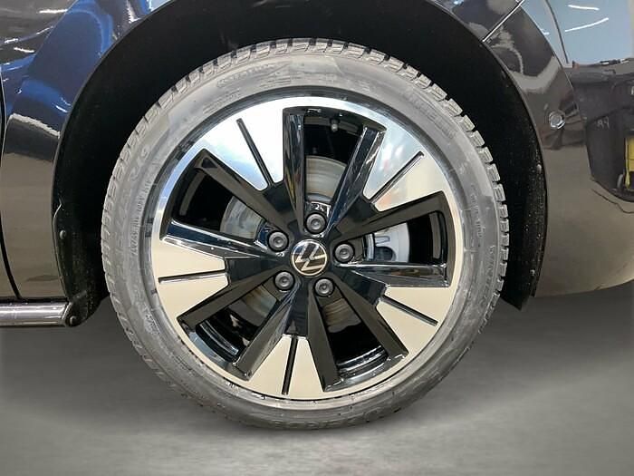 Gebraucht VW Multivan Life 150 PS (110 kW) 2025 Deep black perleffekt Van / Kleinbus