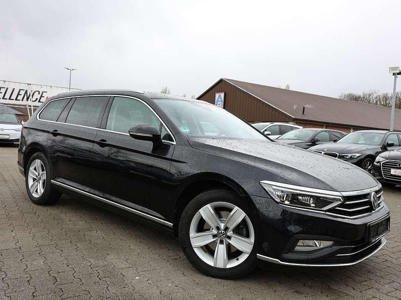 Gebraucht VW Passat Elegance 150 PS (110 kW) 2019 Schwarz Kombi