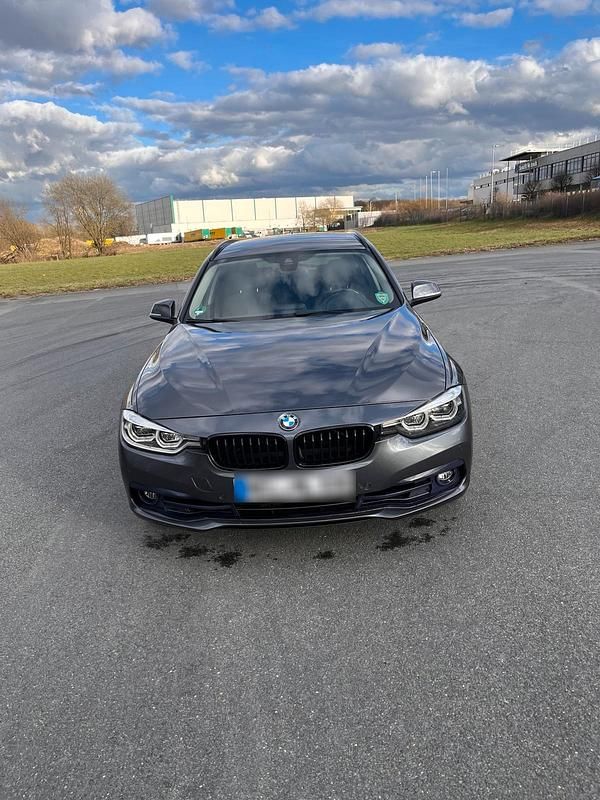 Gebraucht BMW 330 252 PS (185 kW) 2018 Kombi