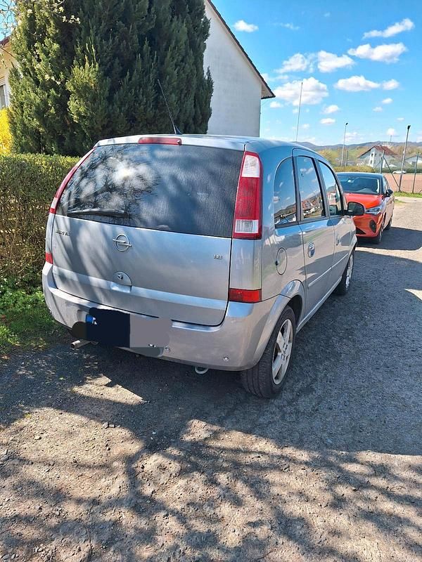 Gebraucht Opel Meriva 125 PS (91 kW) 2004 Silber Van / Kleinbus