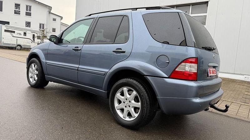 Gebraucht Mercedes ML400 Edition 250 PS (183 kW) 2003 Hydrosilber  metalliclack SUV