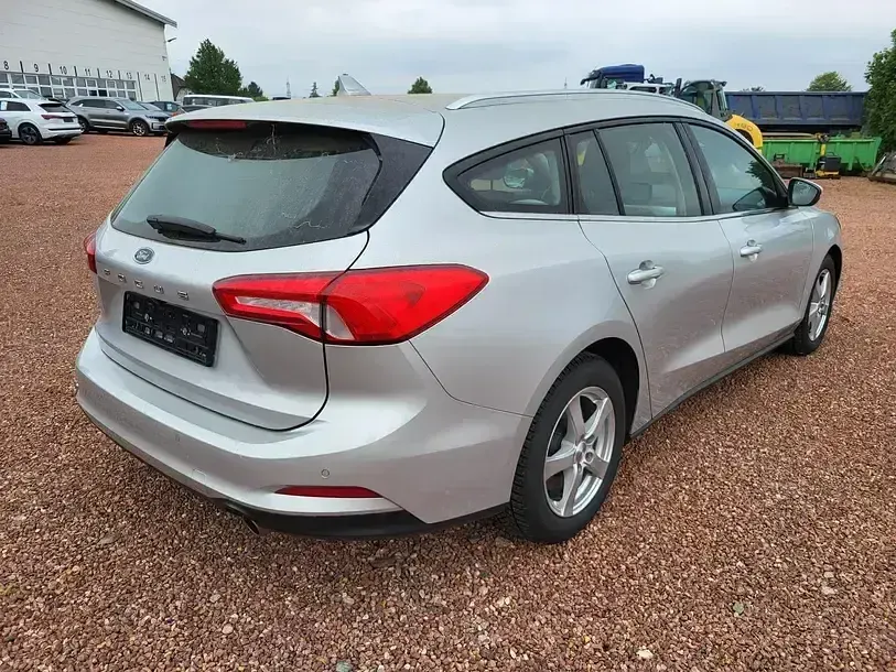 Gebraucht Ford Focus 125 PS (91 kW) 2021 Polarsilber metallic Kombi