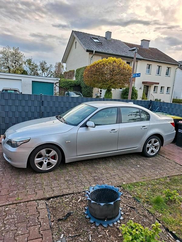 Second-hand BMW 525 197 CP (144 kW) 2007 Argintiu Berlinǎ