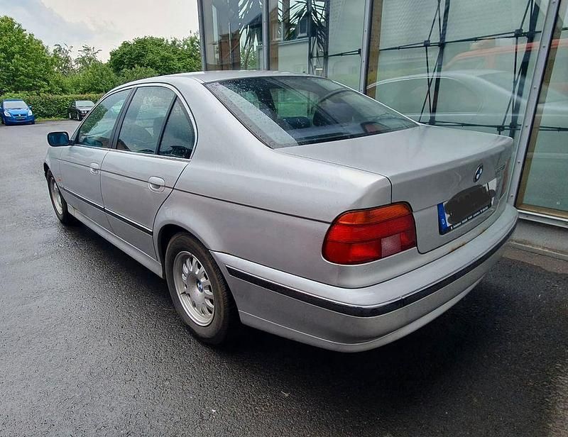 Gebraucht BMW 523 170 PS (125 kW) 2000 Silber Limousine