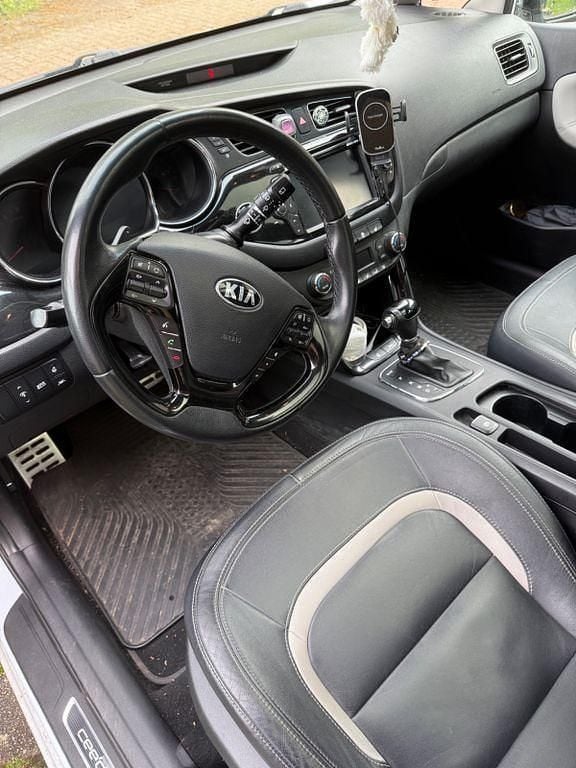 Usado Kia Ceed Platinum 135 HP (99 kW) 2013 Branco Citadino