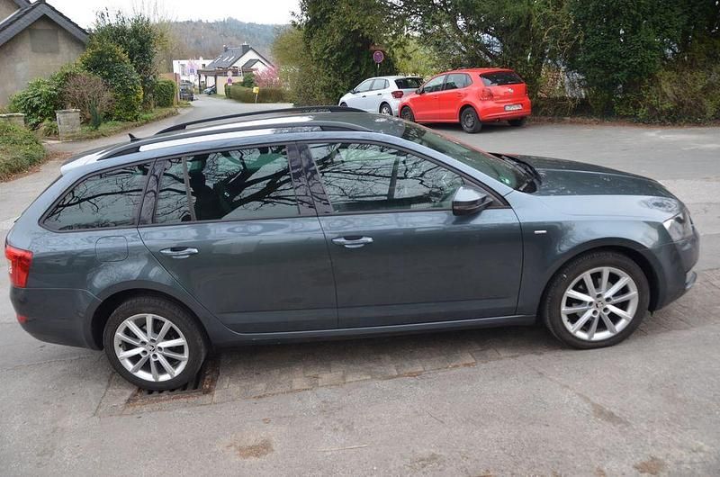Gebraucht Skoda Octavia 110 PS (80 kW) 2017 Grau Limousine