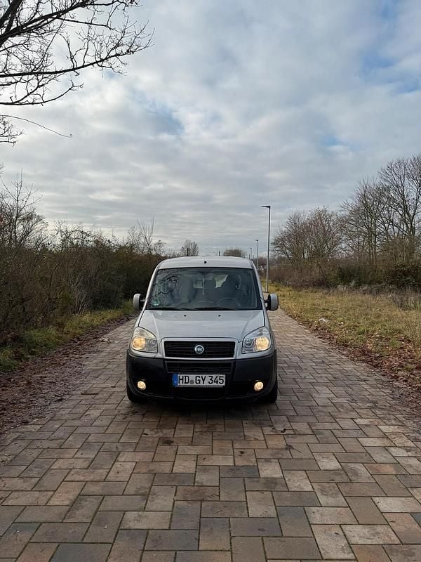 Silber Gebraucht 2007 Fiat Doblò Van / Kleinbus | 1.850 € (Fairer Preis) - Bild 1/4