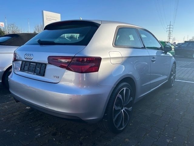 Gebraucht Audi A3 Attraction 122 PS (89 kW) 2014 Silber Limousine