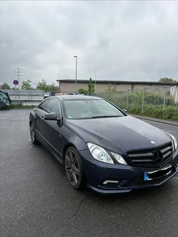 Usata Mercedes E250 AMG line 204 CV (150 kW) 2011 Blu Coupé